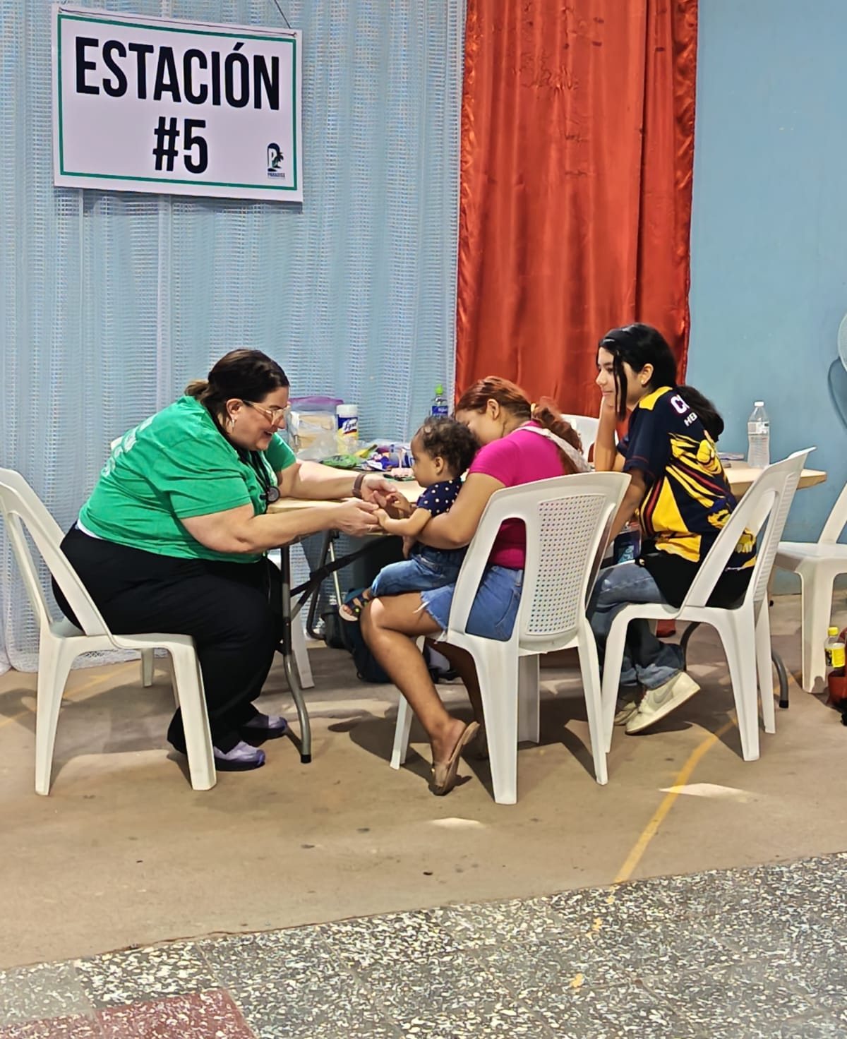 A consultation with a girl at station 5